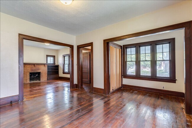 Foto del edificio - 321 Chautauqua