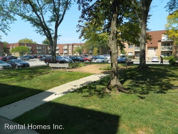 Building Photo - 611 W Central Rd