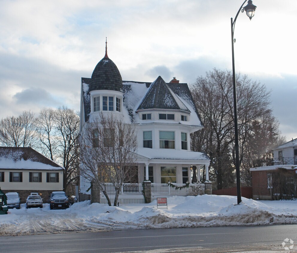 Foto del edificio - 1108 Lake Ave