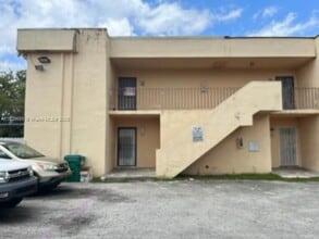 Building Photo - 205 NE 141st St