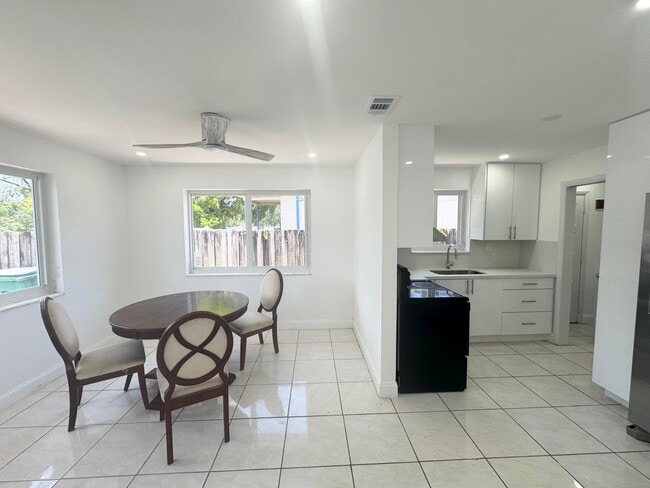 Foto del edificio - 4847 NW 23rd Ave