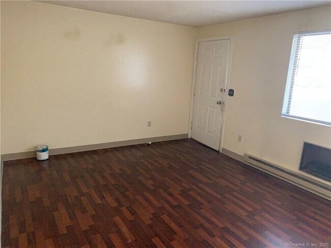 Foto del edificio - 1448 Meriden Rd