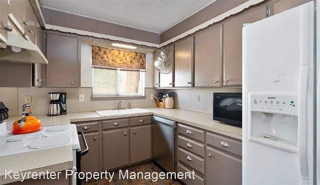 Building Photo - 3 br, 2 bath House - 5612 S Detroit Pl