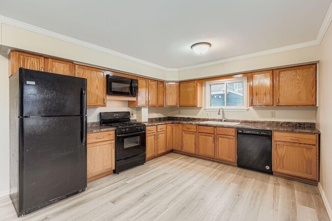 Foto del edificio - 475 Lawson Ave W