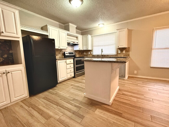 Building Photo - 11835 Greensbrook Forest Dr