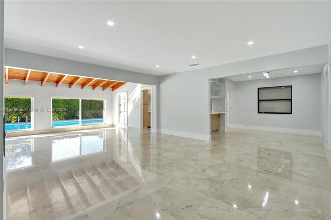 Building Photo - 6600 Maynada St