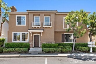 Building Photo - 205 Woodcrest Ln