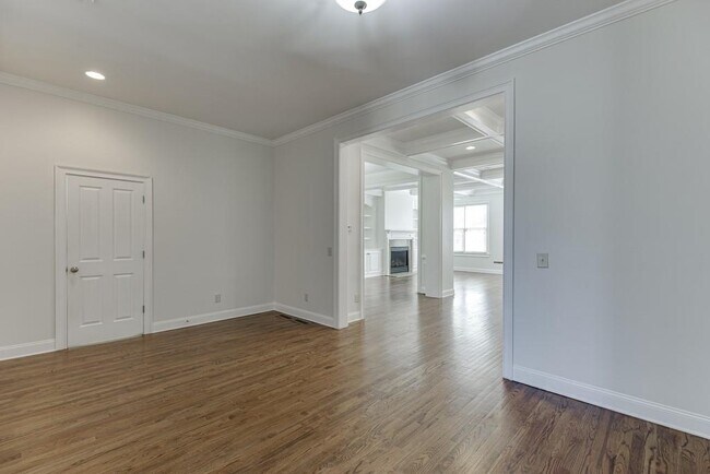 Foto del edificio - 6925 Fellowship Ln