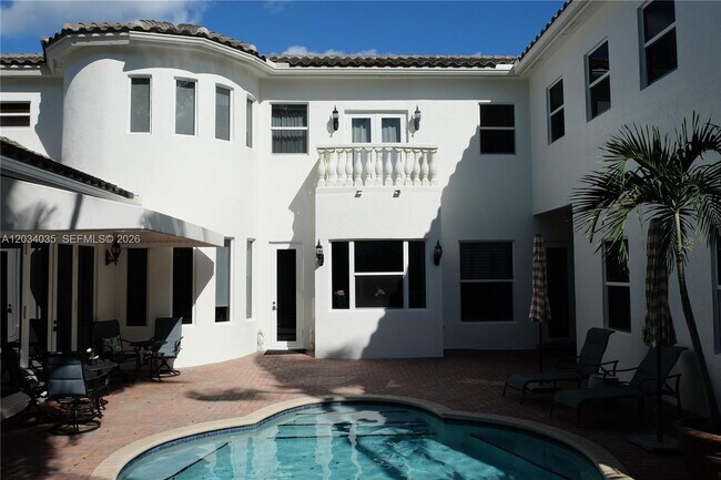Foto del edificio - 375 SW 16th St