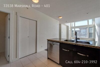 Building Photo - Top Floor Unit