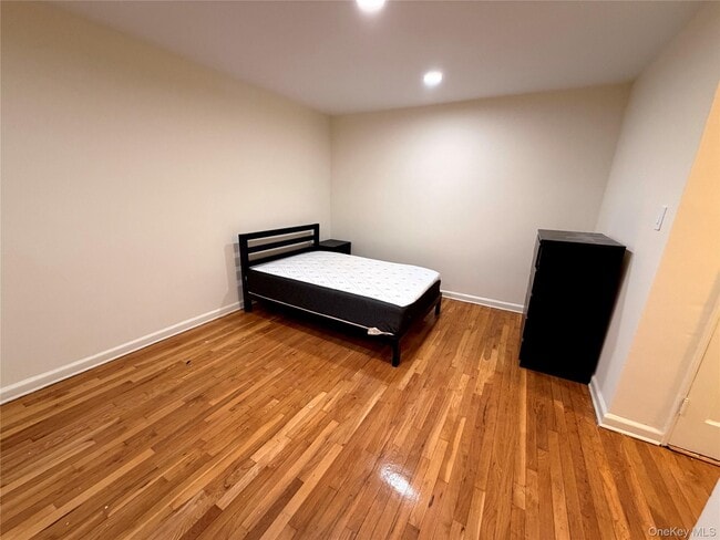 Foto del edificio - 140-18 Burden Crescent