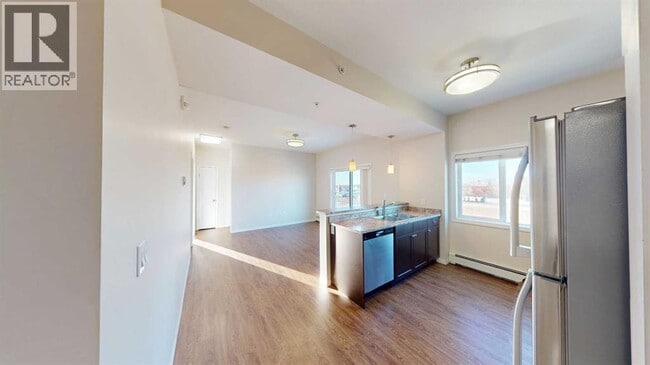 Building Photo - 10004-1097A 97A St