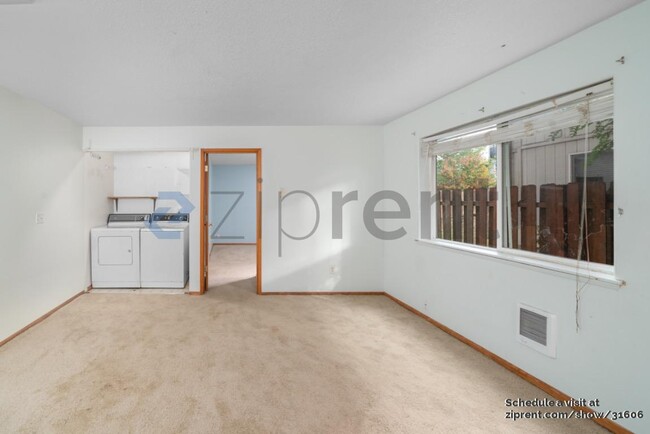 Building Photo - 1526 NE 68th Ave