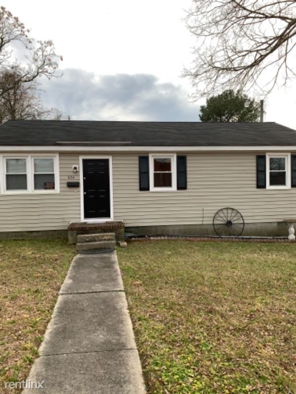 Building Photo - 3 br, 1 bath House - 634 Wesley St