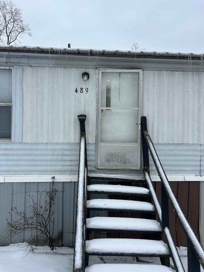 Foto del edificio - 489 Vanzant Rd