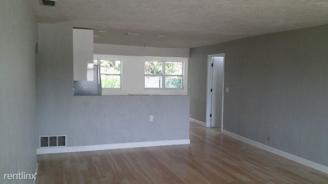 Building Photo - 3 br, 2 bath House - 302 Palm Circle