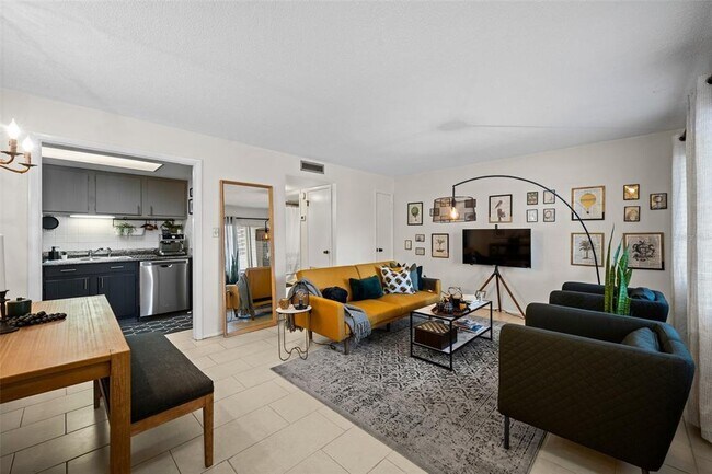 Foto del edificio - 644 N Knowles Ave