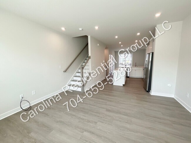 Foto del edificio - 944 Broad River Ln