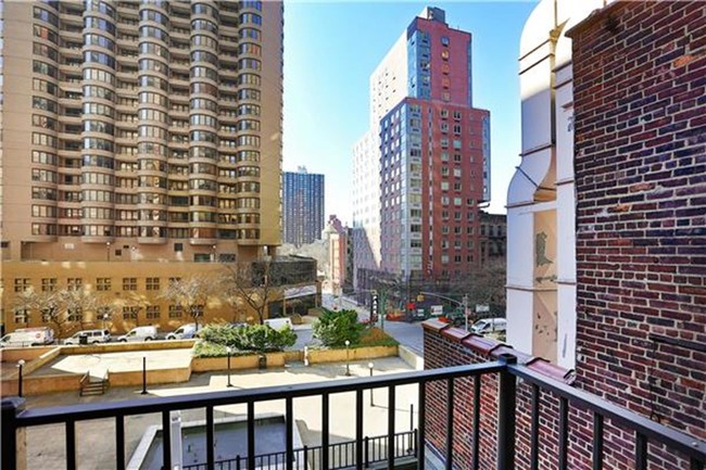 Building Photo - 322 East 39th Street