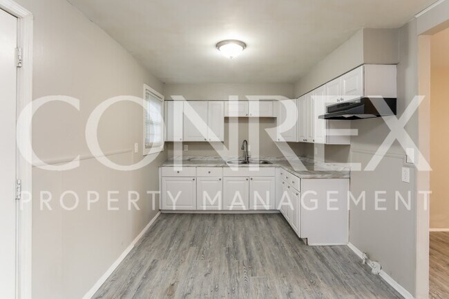 Foto del edificio - Completely Renovated 4 Bedroom Home in Kan...