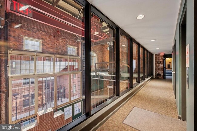 Building Photo - 130-36 N Bread St