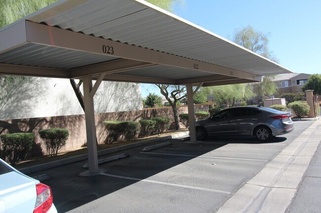 Building Photo - NO SHOWINGS until 4/9/2024