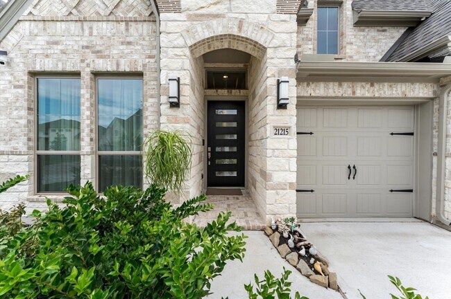 Building Photo - 21215 Palm Arbor Dr