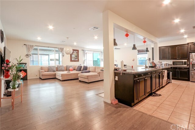 Foto del edificio - 6943 Ellicott Ct