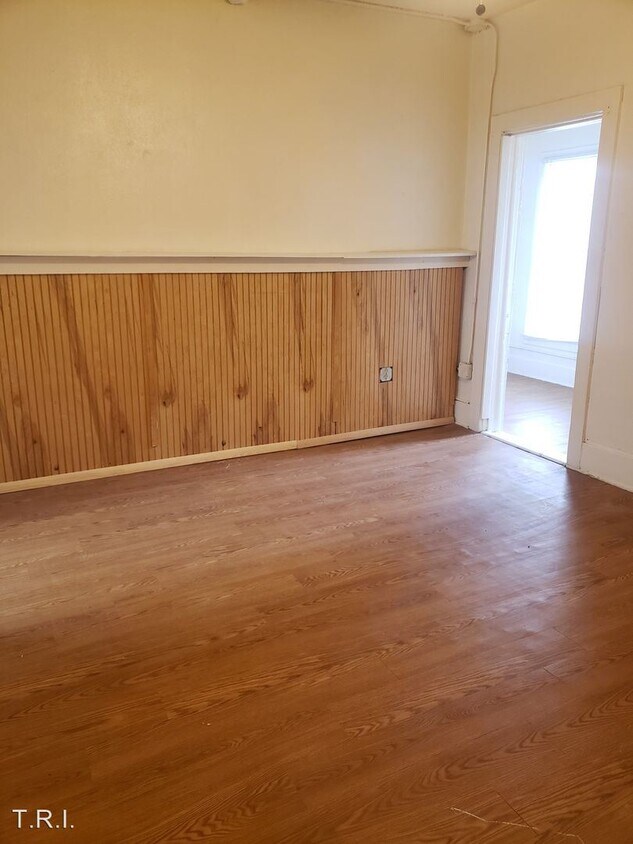 Building Photo - 715 15th St