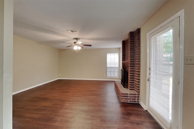 Building Photo - 15 Kearny Brook Pl
