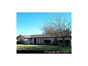 Building Photo - 509 Hillside Dr