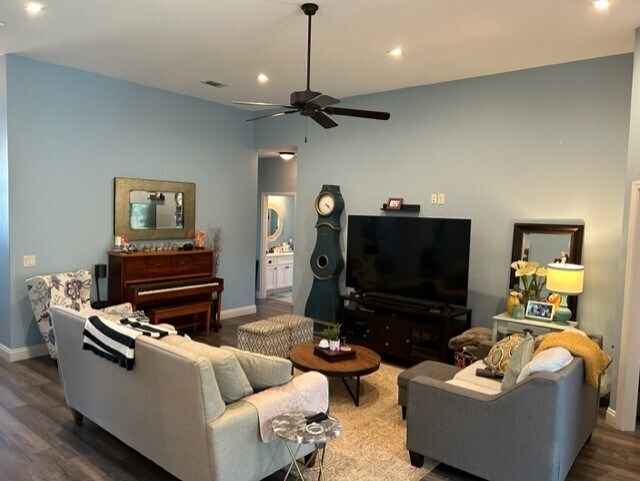 Building Photo - 6913 Sea Crab Cir