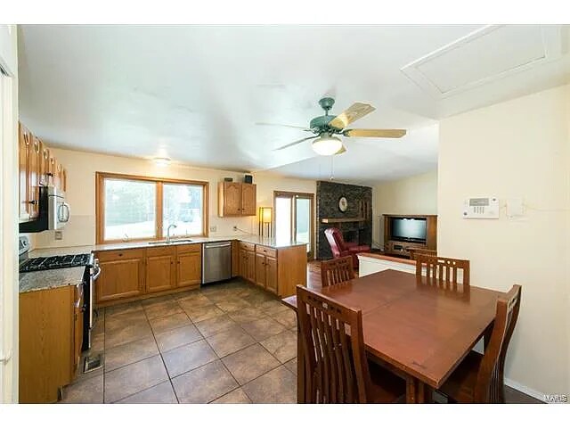 Foto del edificio - 620 Weeping Willow Dr