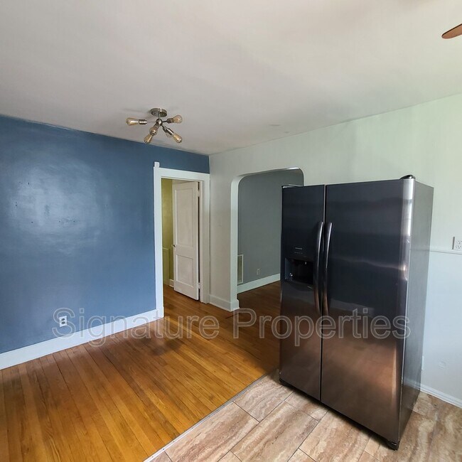 Building Photo - 2206 Shirleydale Ave
