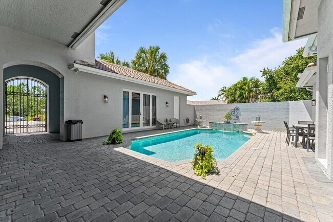 Foto del edificio - 872 SW Squire Johns Ln