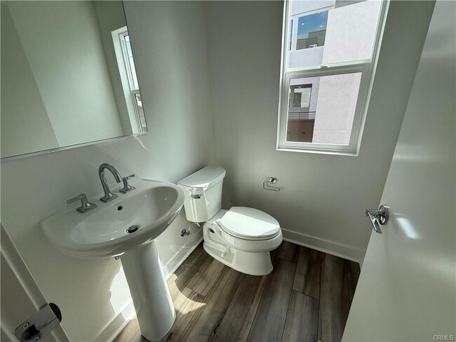 Photo - 693 S Lyon St Apartment