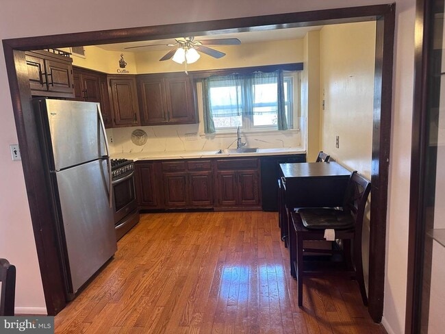 Foto del edificio - 3555 Churchill Ln