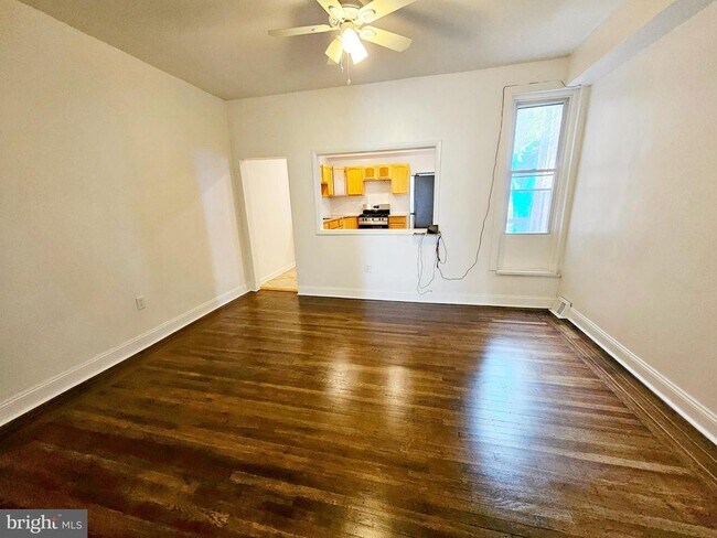 Building Photo - 2240 S 70th St