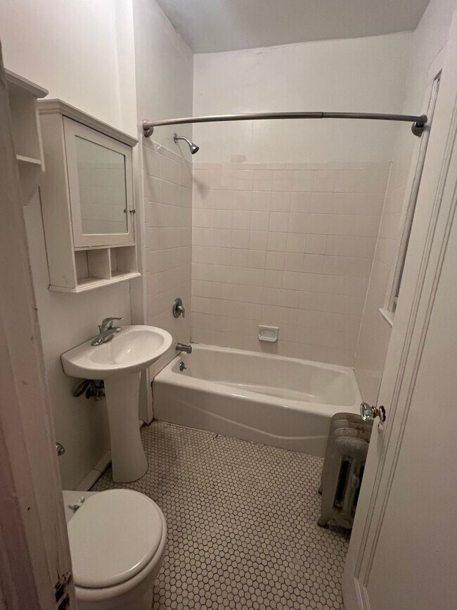 Foto del edificio - 12491 Cedar Rd