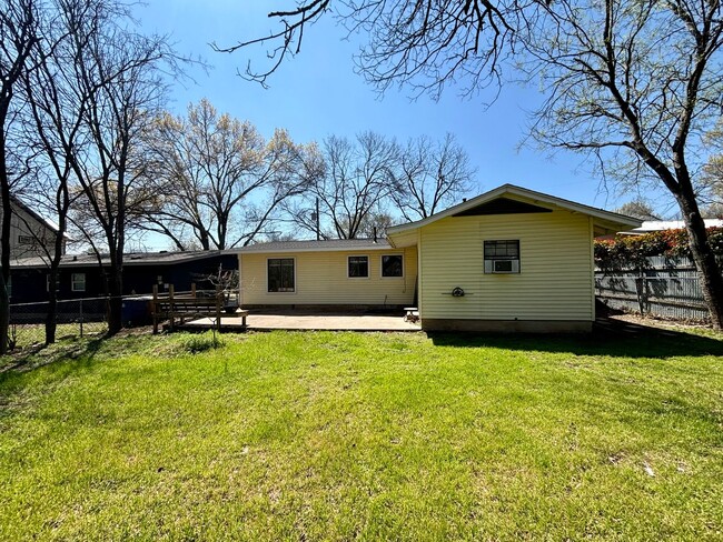 Foto del edificio - Central Austin! Beautiful 2 Bedroom Home!