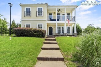 Building Photo - 305 Amalfi Dr