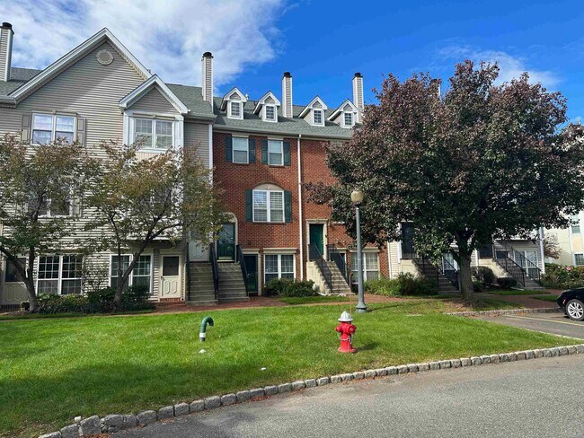 Building Photo - 150 Cottonwood St