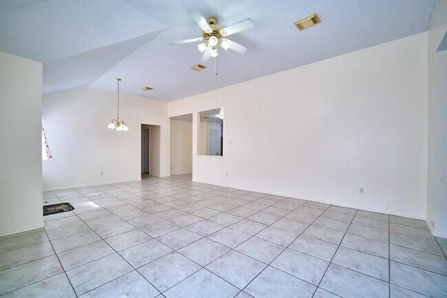 Building Photo - 13415 Knightsway Dr
