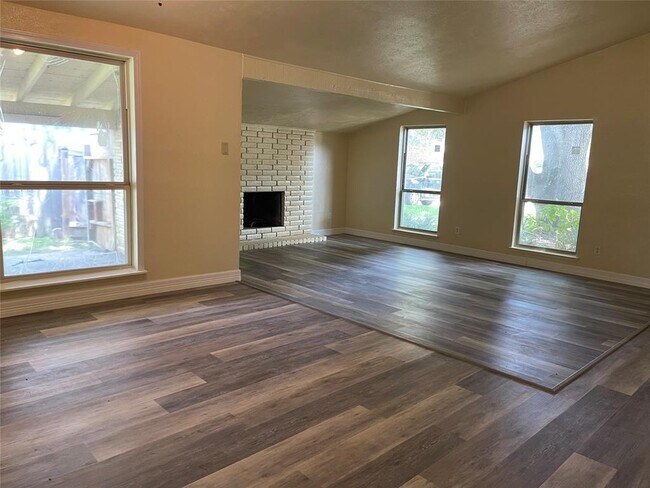 Building Photo - 5011 Gretna Green Dr