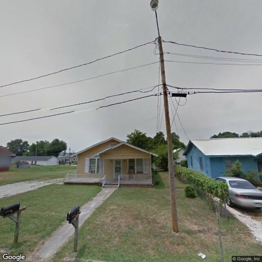 Primary Photo - Fairgrounds Duplex