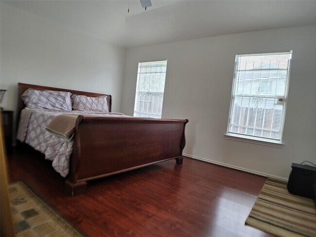 Foto del edificio - 14339 Hillard Green Ln