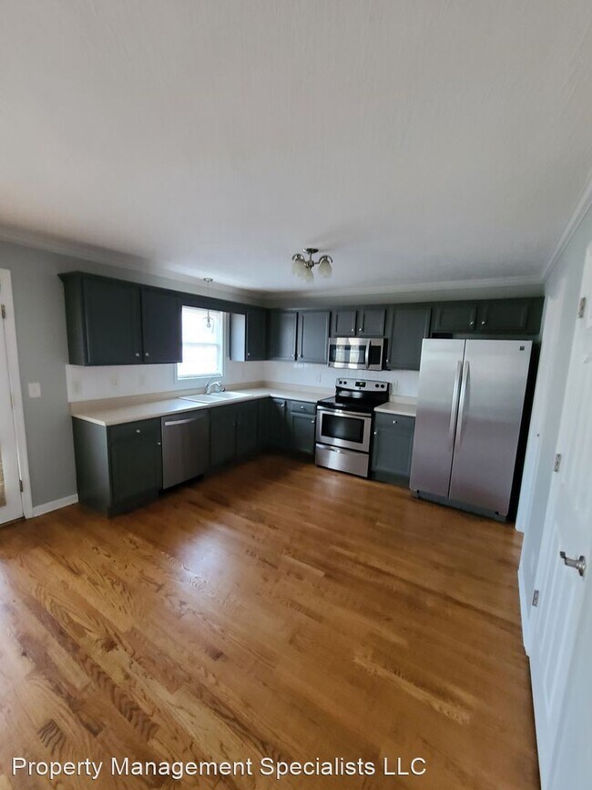 Building Photo - 3 br, 4 bath House - 720 Wyndhurst Dr.