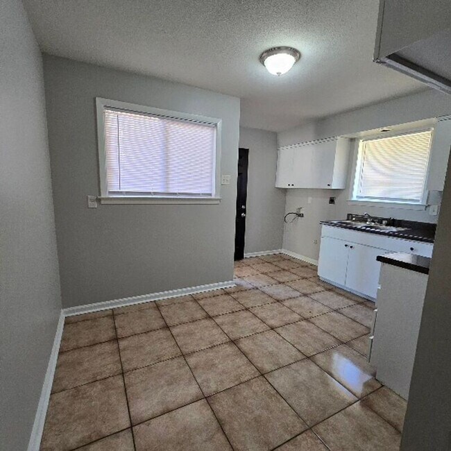 Building Photo - 3886 Edenburg Dr