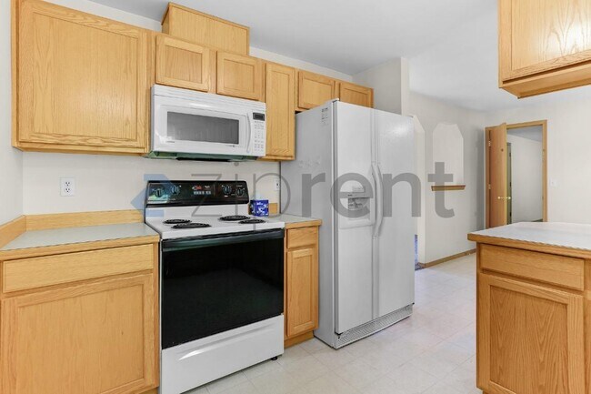Building Photo - Unit