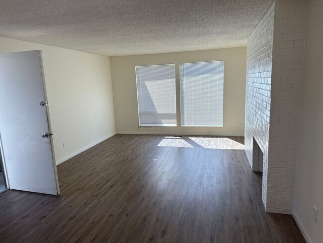 Foto del edificio - 2-Bed, 1-Bath Duplex, Mount Vernon